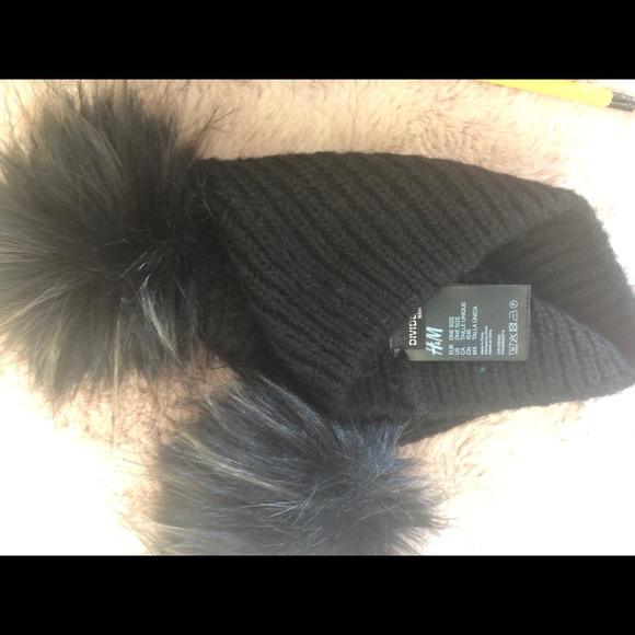 Black women’s beanie - Picture 3 of 3